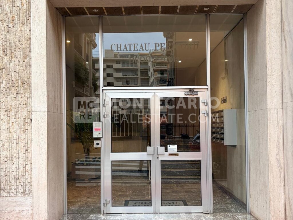 CHATEAU PERIGORD II - studio in excellent condition