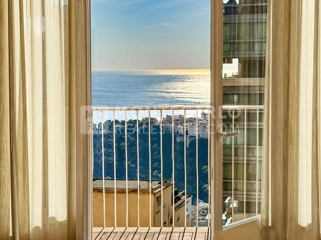 BERMUDA - BEAUTIFUL BRIGHT 2 BEDROOM APARTMENT WITH PARKING