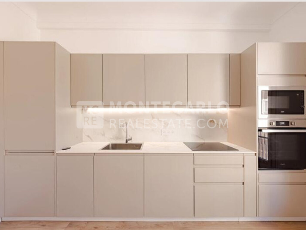 LA ROUSSE - SAINT-ROMAN | LA RADIEUSE | Stunning Fully Renovated Two-Bedroom Apartment