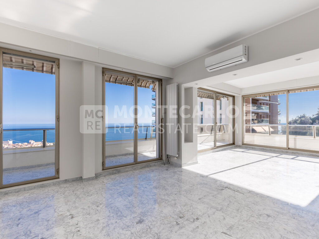 MAGNIFICENT 5 BEDROOM APARTMENT - SEA VIEW